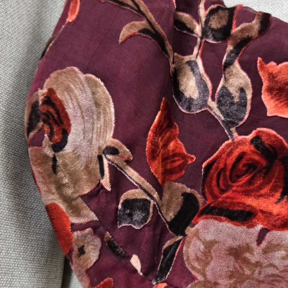 Floral Velvet Shoulder Bag - Picture 8 of 14